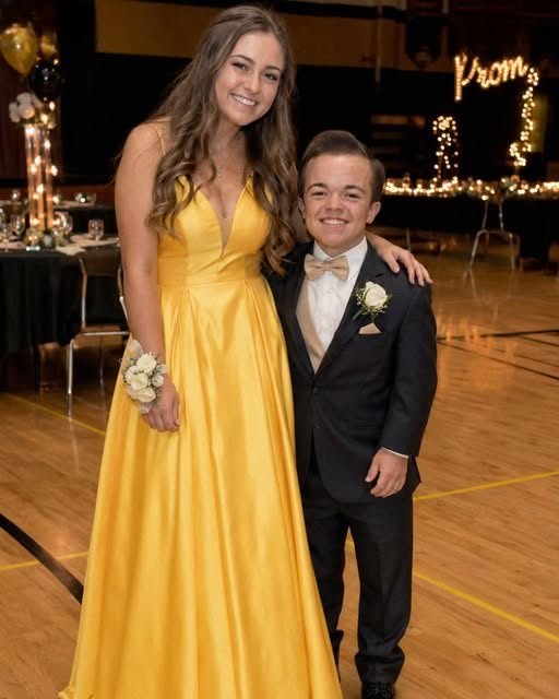 They Mocked My Boyfriend for His Height at Prom—Until Our Teacher Exposed the Truth That Silenced Them All