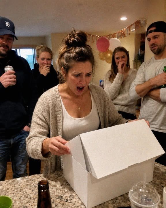 My Husband Took Charge of My $100 Birthday Cake. What Was Written on It Left the Entire Room in Shock.