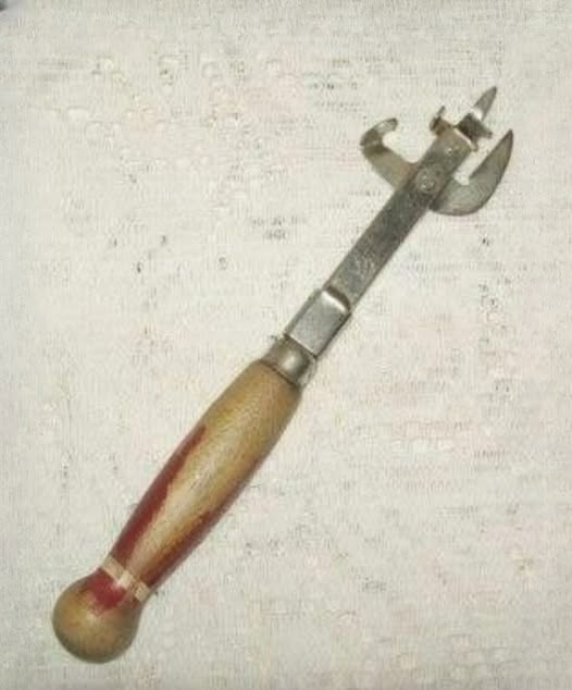 Old Kitchen Tool Sparks Online Debate as Users Struggle to Identify Its True Purpose
