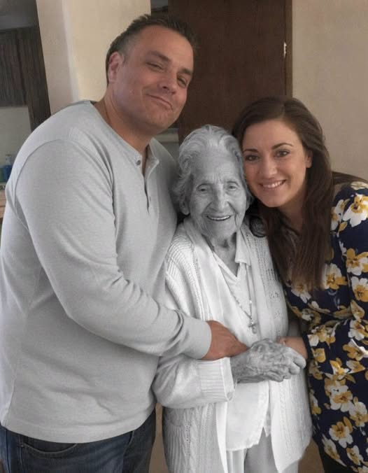 I Cared for My Mother by Myself While My Brother Refused to Lift a Finger – Then Her Attorney Interrupted His Funeral Speech and His Face Went White