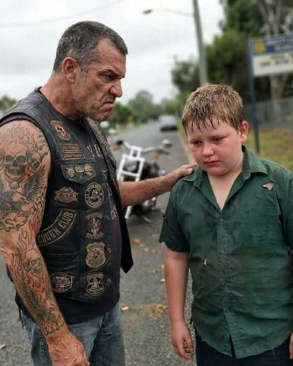 The Roadside Hero: How a Solitary Biker’s Choice Rescued a Distressed Boy from a Horrific Experience