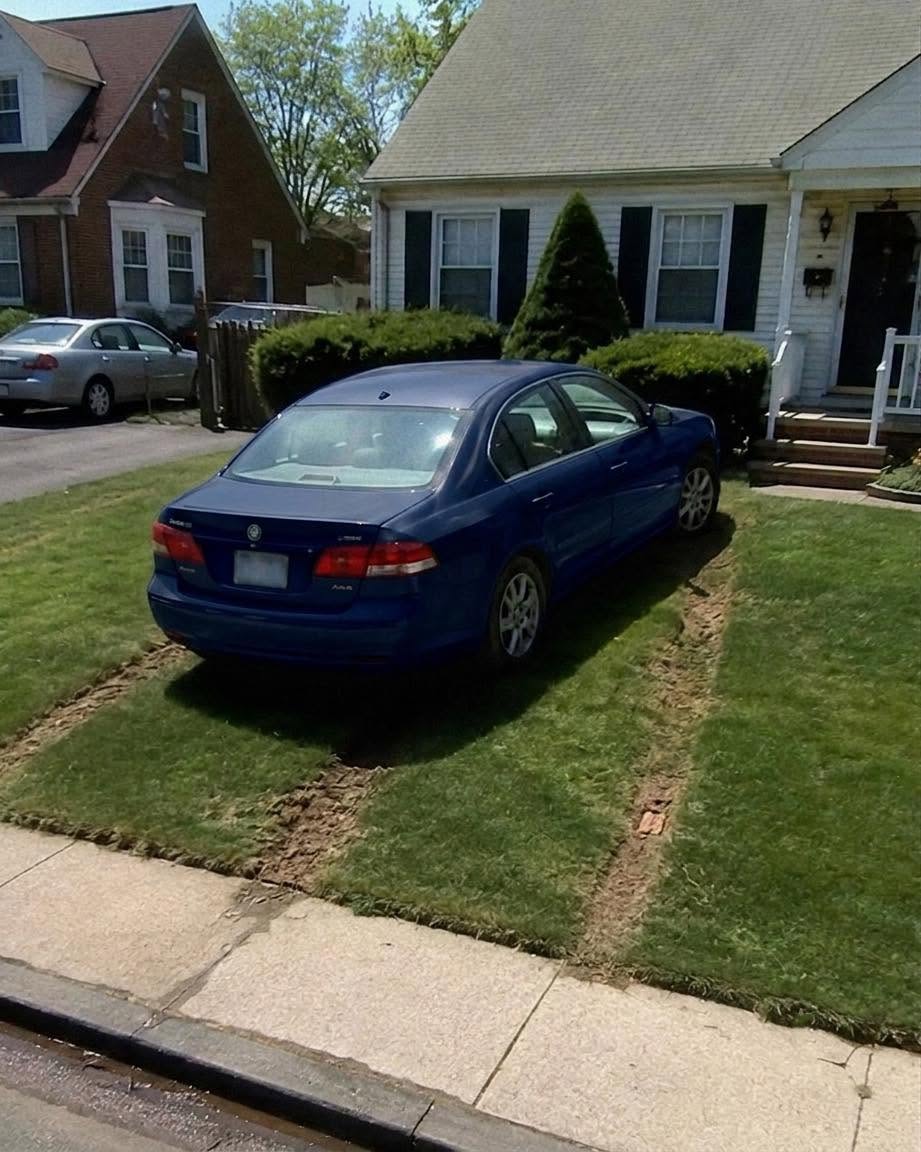 My Neighbor Parked His Car on My Lawn – The Surprise Waiting for Him the Next Morning Was Priceless