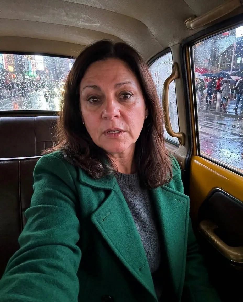 I Shared a Taxi with a Woman Who Couldn’t Stop Talking About Her Married Boyfriend – Then She Showed Me His Picture