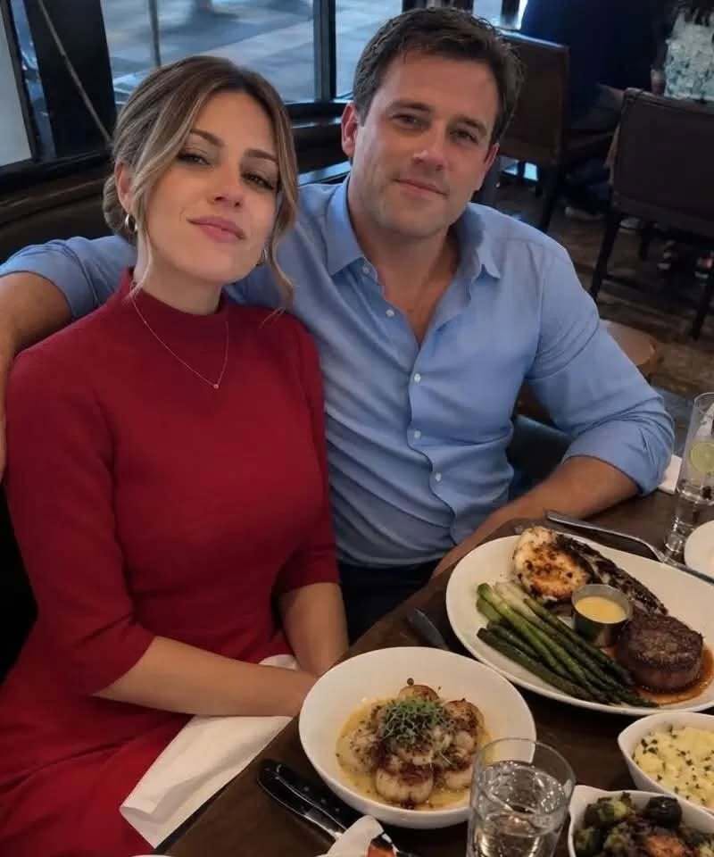 A Couple Ordered a $400 Dinner and Left Without Paying, so My Manager Made Me Cover the Bill – The Next Morning, He Handed Me What They’d Forgotten and Said, ‘I Think You Need to See This’